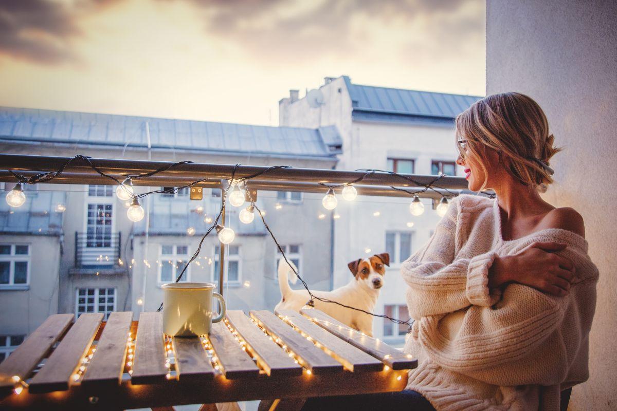 Illuminazione per un balcone autunnale