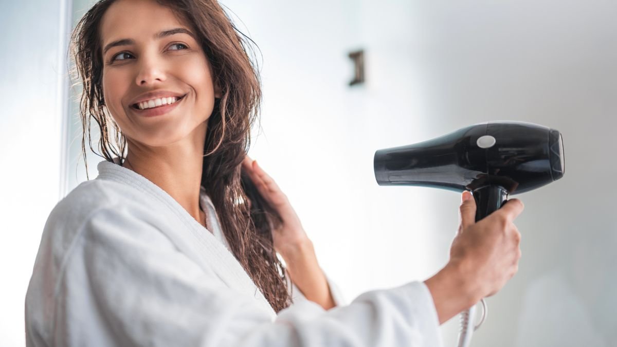 come asciugare i capelli per evitare danni